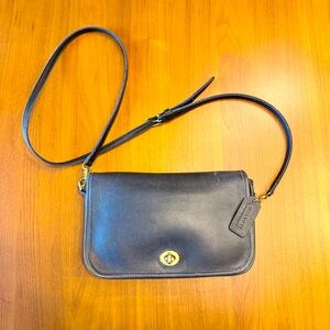 Vintage Coach Black Leather Penny Pocket Purse crossbody bag 9x6x2 tag